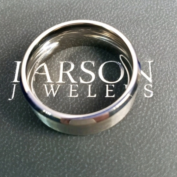 Larson Jewelers Titanium Men's ring - Picture 4 of 7